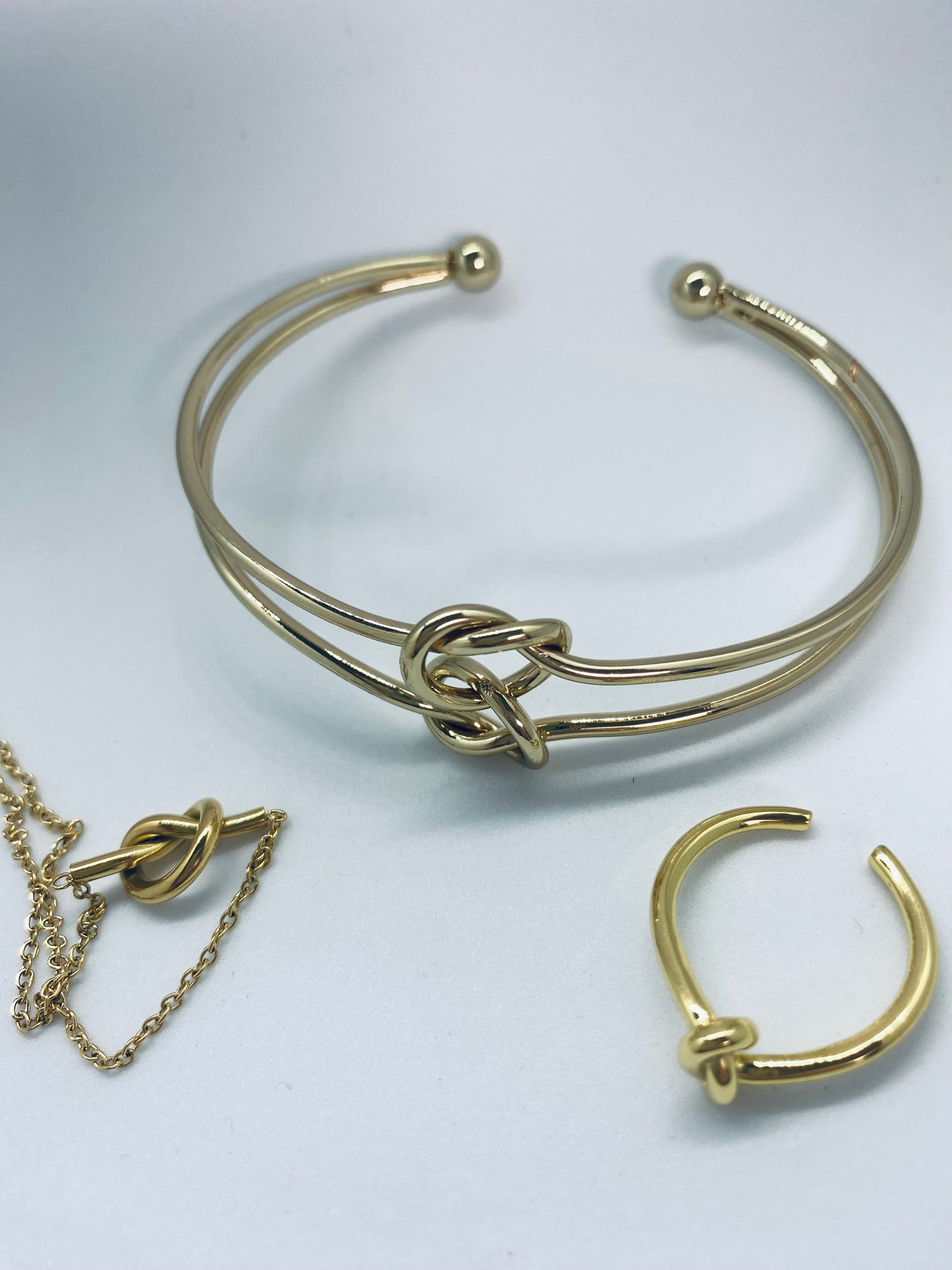 CALLI KNOT BANGLE | 18K gold plated