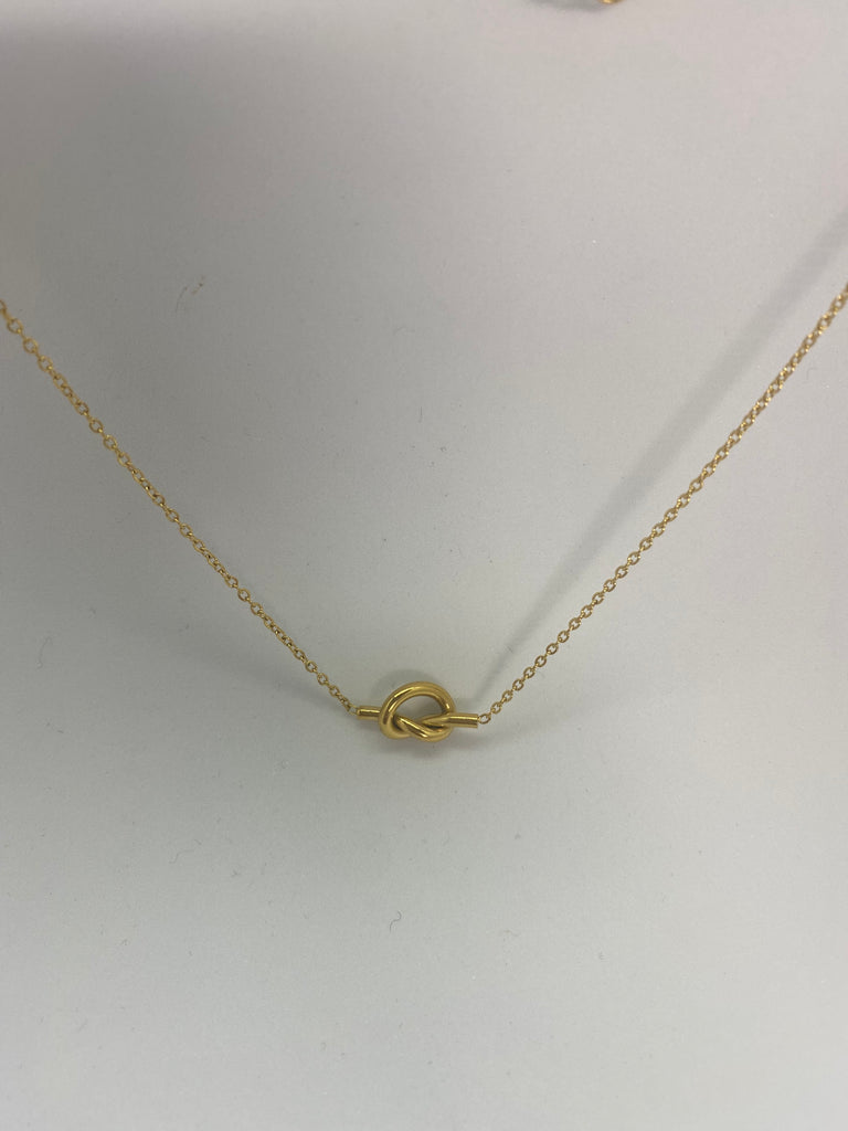 CALLI KNOT NECKLACE | 18K gold plated
