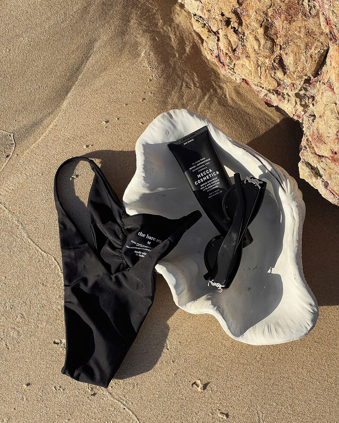 BELLA V Cut Bottom | NOIR