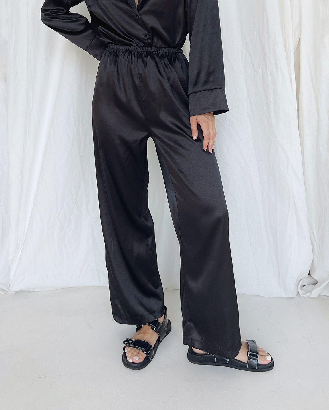 HILLARY SATIN PYJAMA SET | BLACK