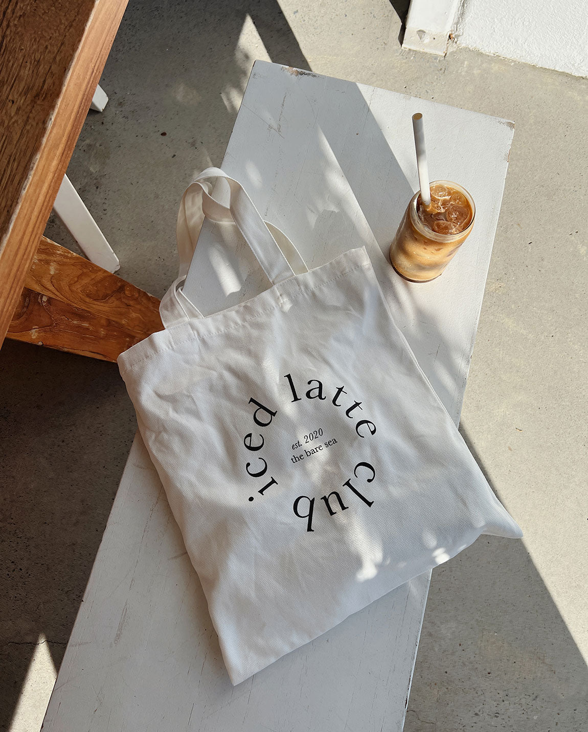 ICED LATTE CLUB Tote Bag