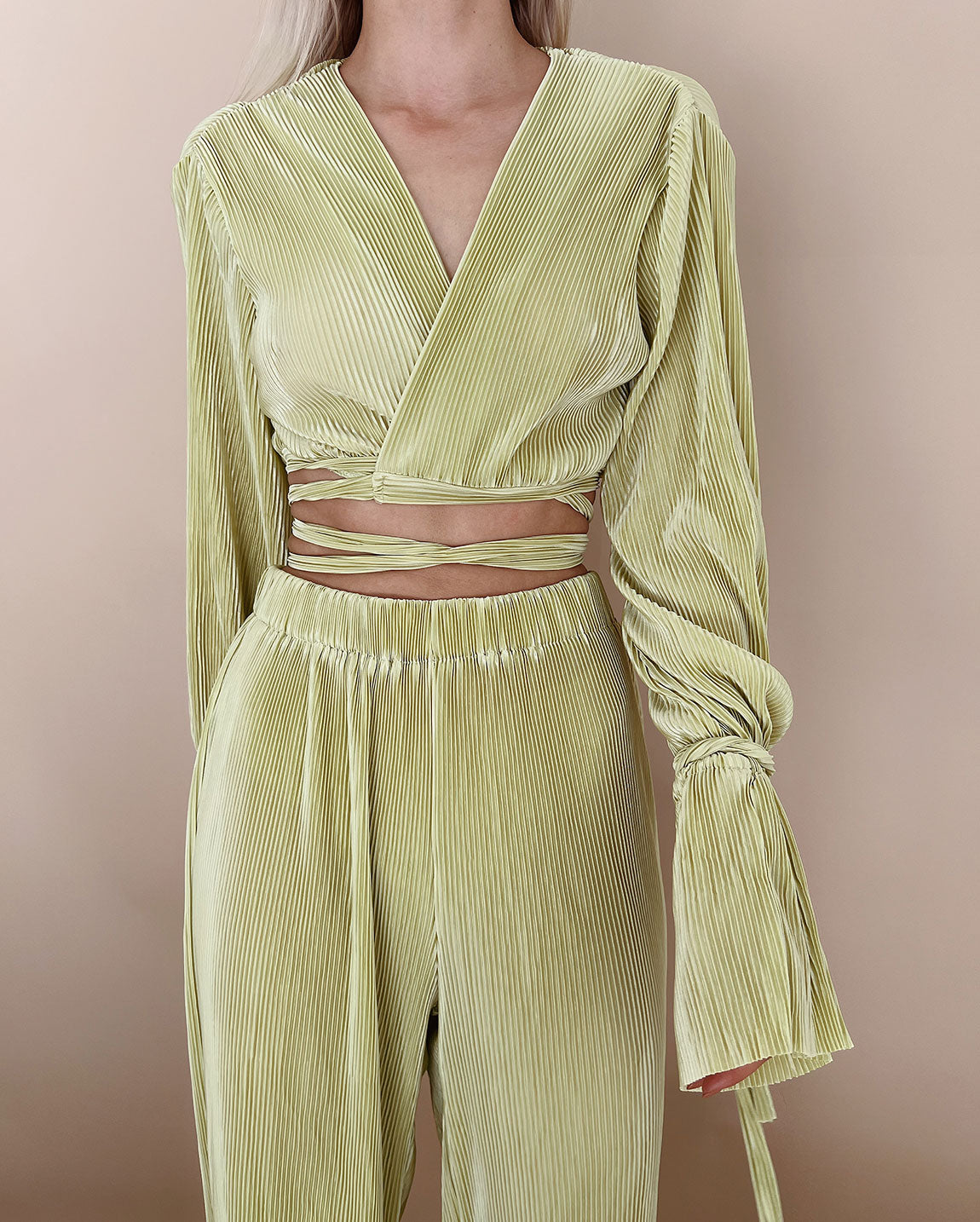 THE VERONA WRAP TOP | GREEN