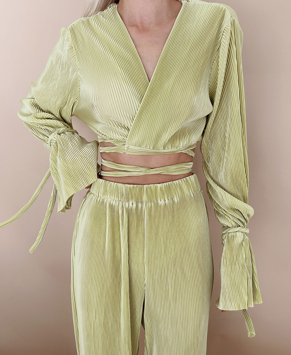 THE VERONA WRAP TOP | GREEN