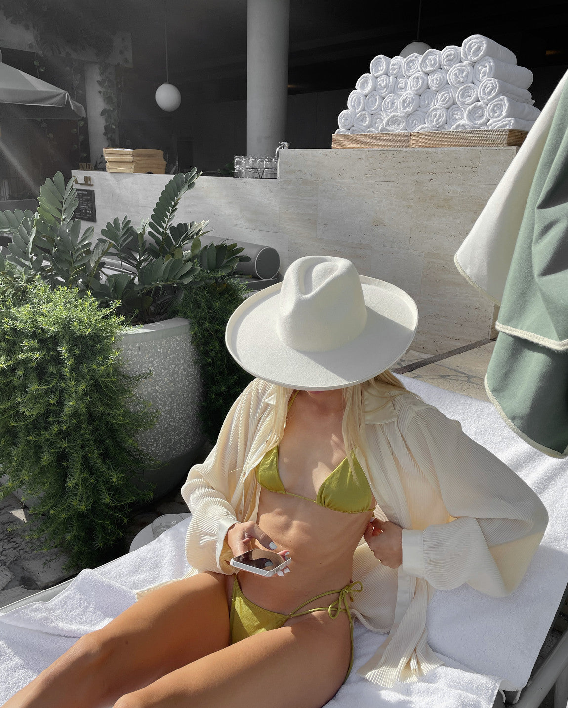 THE POSITANO BLOUSE | BEIGE