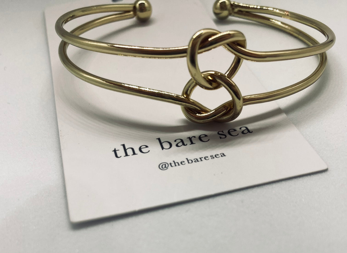 CALLI KNOT BANGLE | 18K gold plated