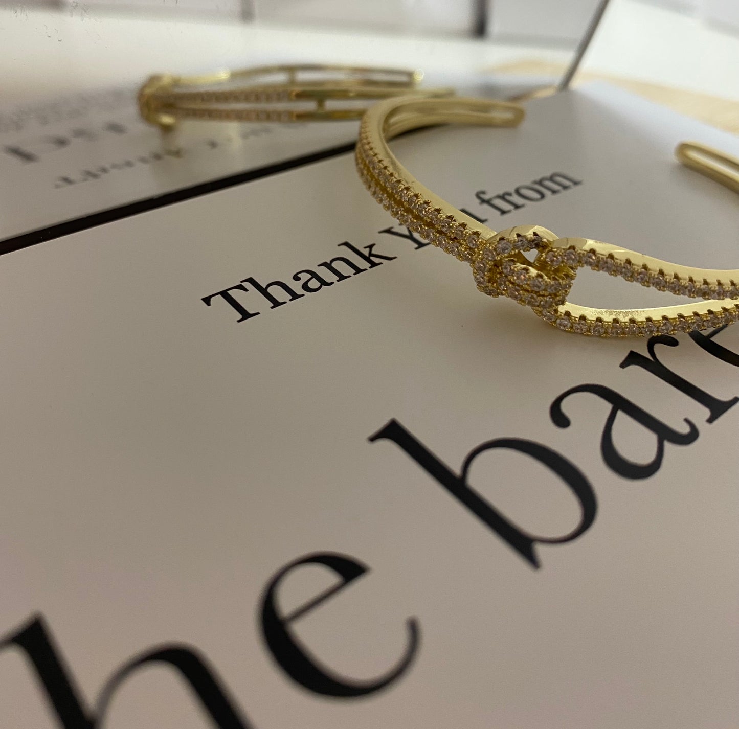 CALLI KNOT MINI BANGLE | 18K gold plated