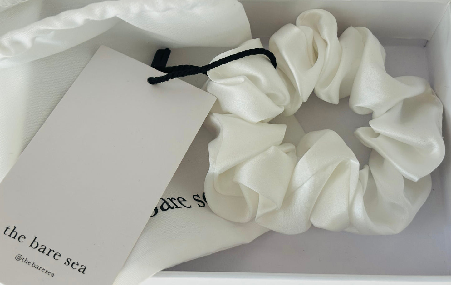 MULBERRY SILK SCRUNCHIE | IVORY