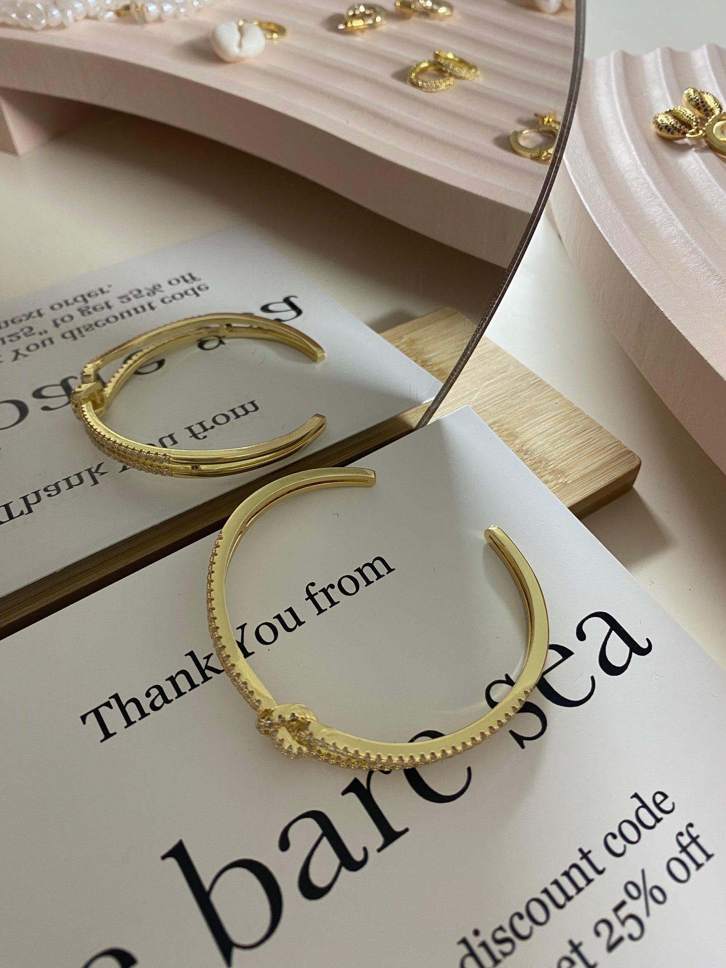 CALLI KNOT MINI BANGLE | 18K gold plated