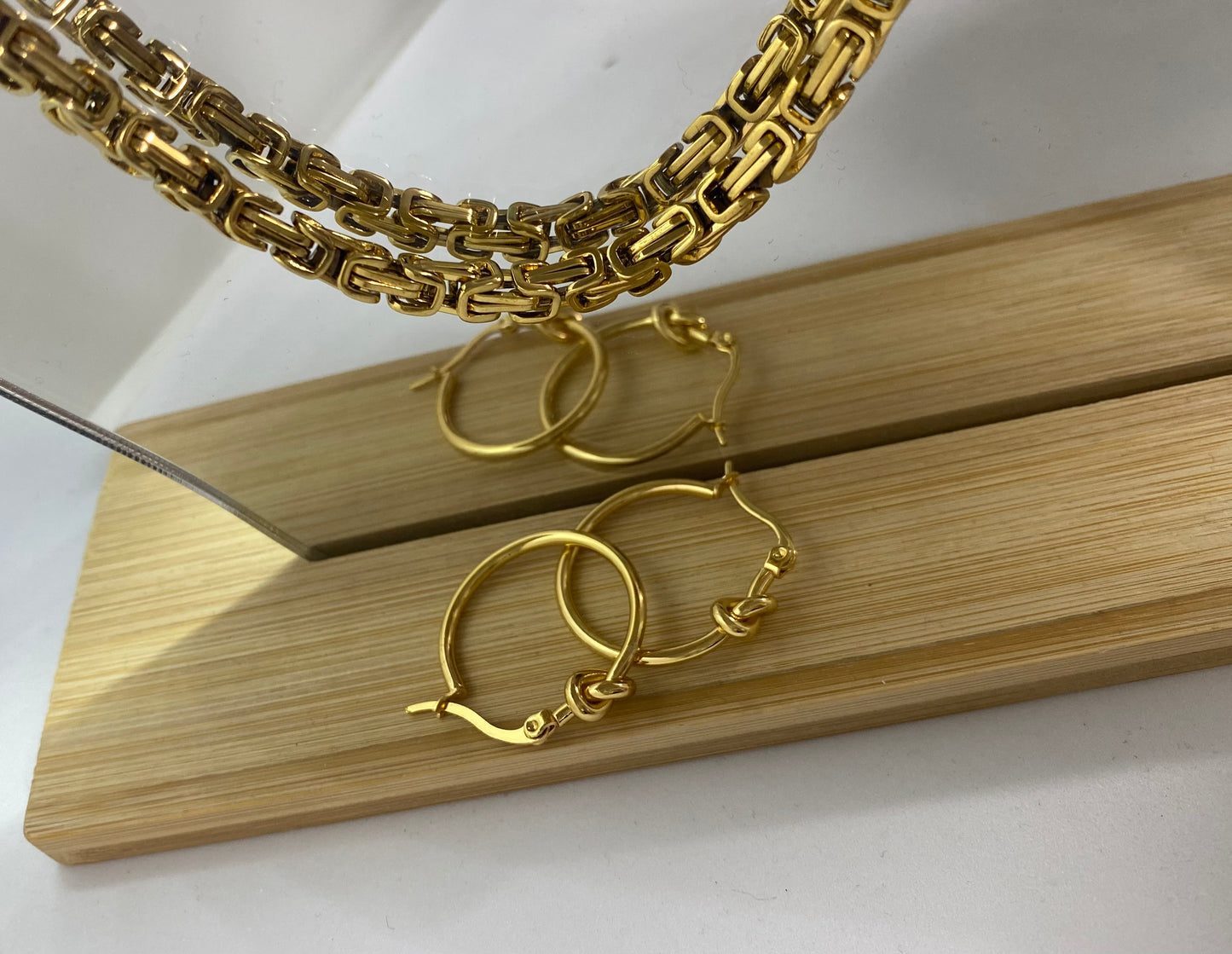 CALLI KNOT EARRINGS | 18K gold plated