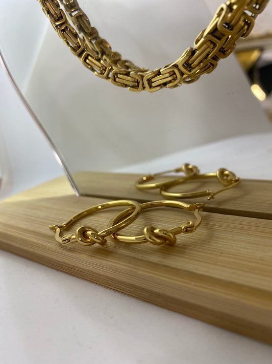 CALLI KNOT EARRINGS | 18K gold plated