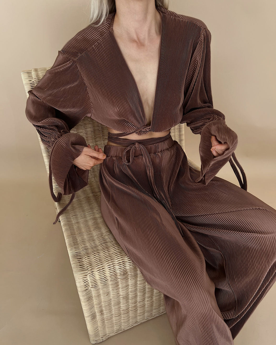 THE VERONA WRAP TOP | BROWN